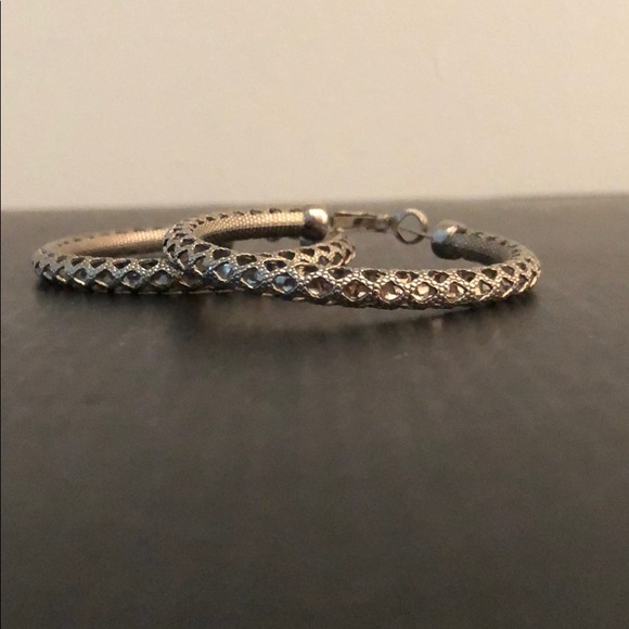 SILVER TONE SEE THROUGH DESIGNED FILIGREE LOOPS - Picture 3 of 9